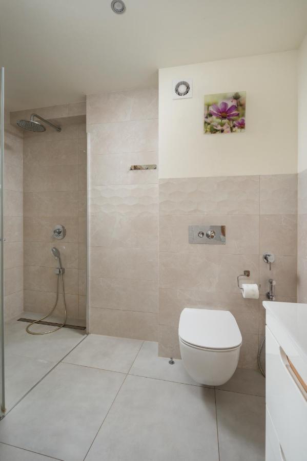 Apartamento Apartament Albatros 75m z ogródkiem Varsovia Exterior foto